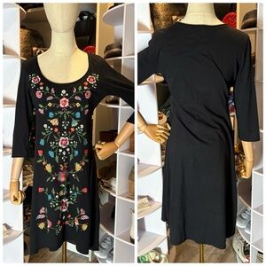Johnny Was a line embroidered 3/4 sleeve Tshirt dress in black - small